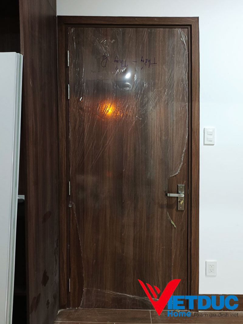 Khả năng chống lại sự thấm nước của cửa nhựa gỗ composite.